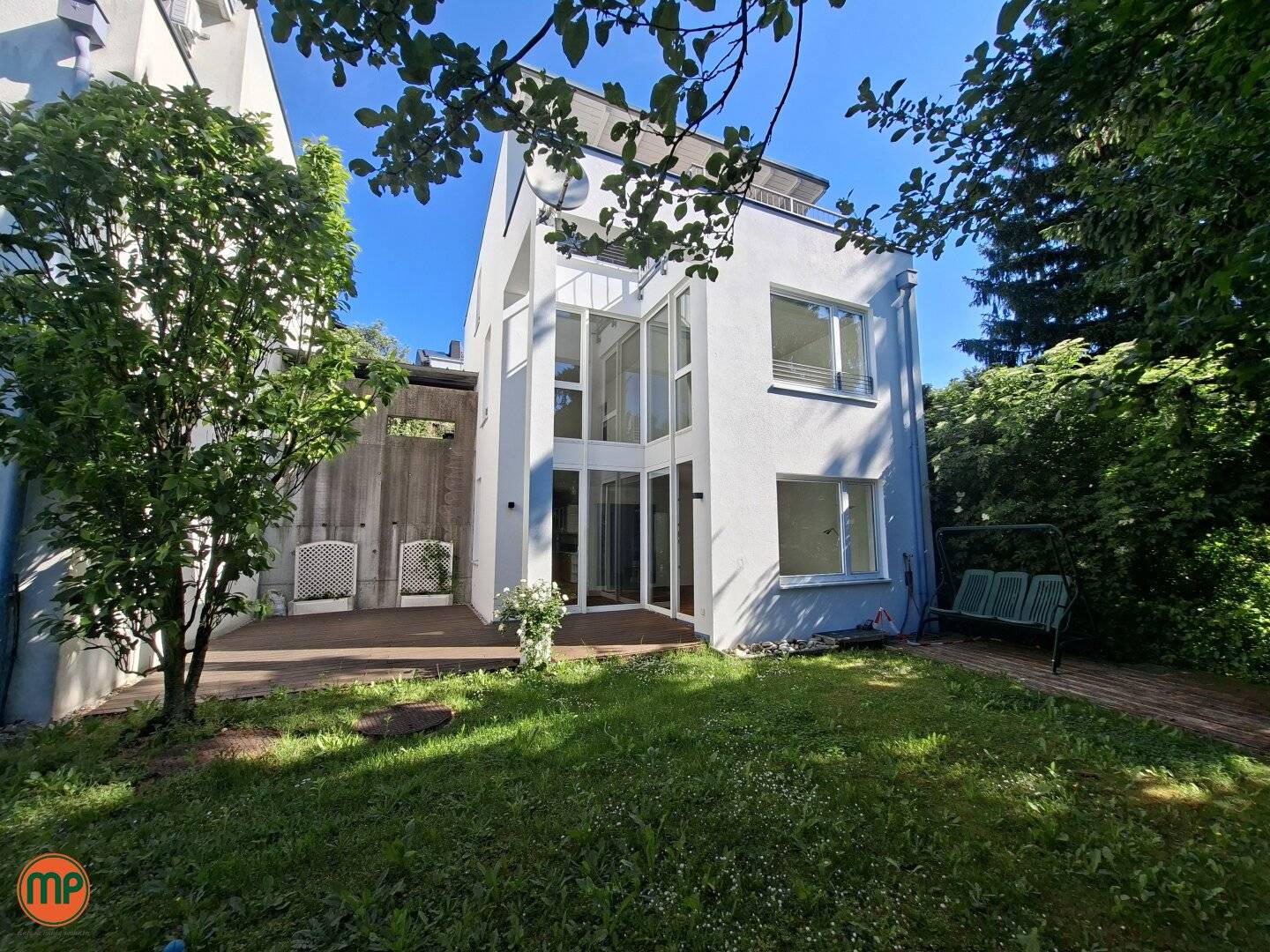 Einfamilienhaus mit Garten und Carport in sonniger Südwestlage