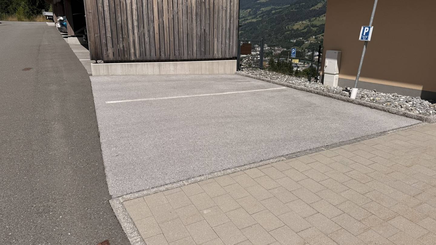 Stellplatz in moderner Wohnanlage nahe Stadtzentrum
