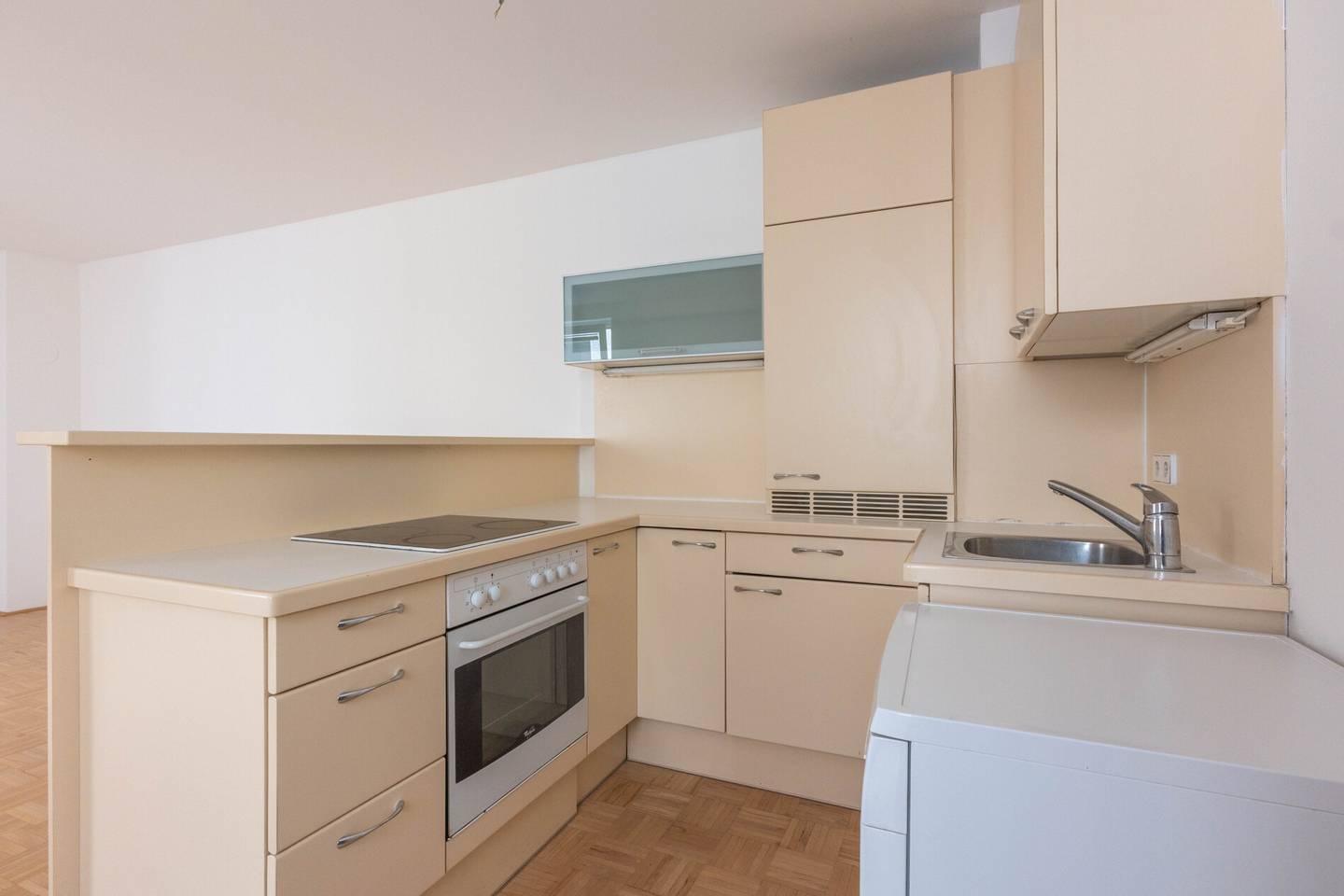 Quiet courtyard apartment with balcony view in elevator building