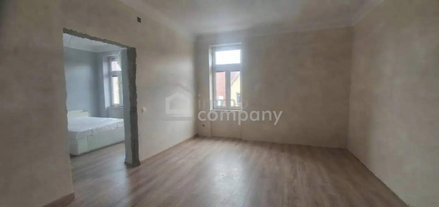 Apartment with panoramic view and lift in a historic building