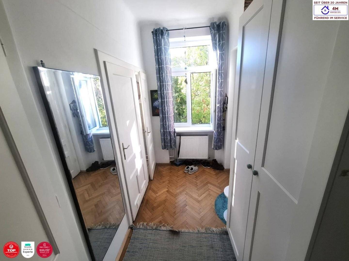 Lichtdurchflutete Altbauwohnung im Grünen