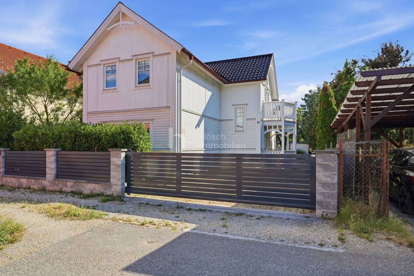 Einfamilienhaus mit großem Garten und Photovoltaik in ruhiger Sackgasse