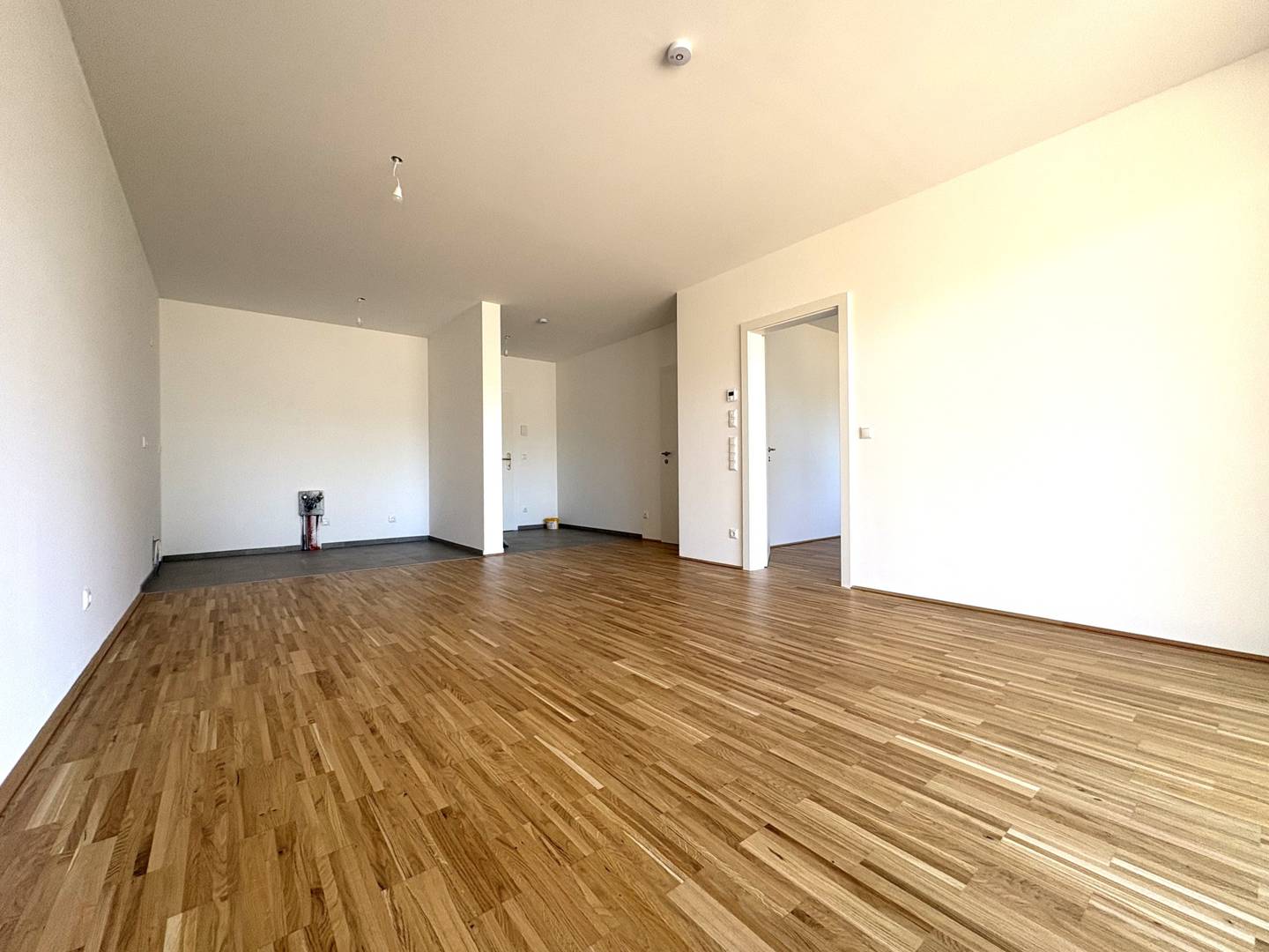 Sonnige Wohnung mit Balkon und Innenhofblick