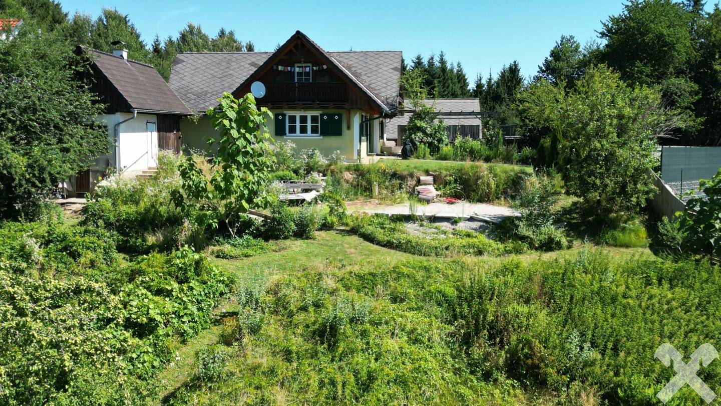 Einfamilienhaus mit Terrasse und Weitblick in Aussichtslage