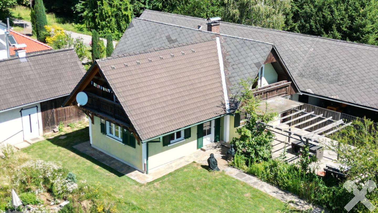 Einfamilienhaus mit Terrasse und Weitblick in Aussichtslage