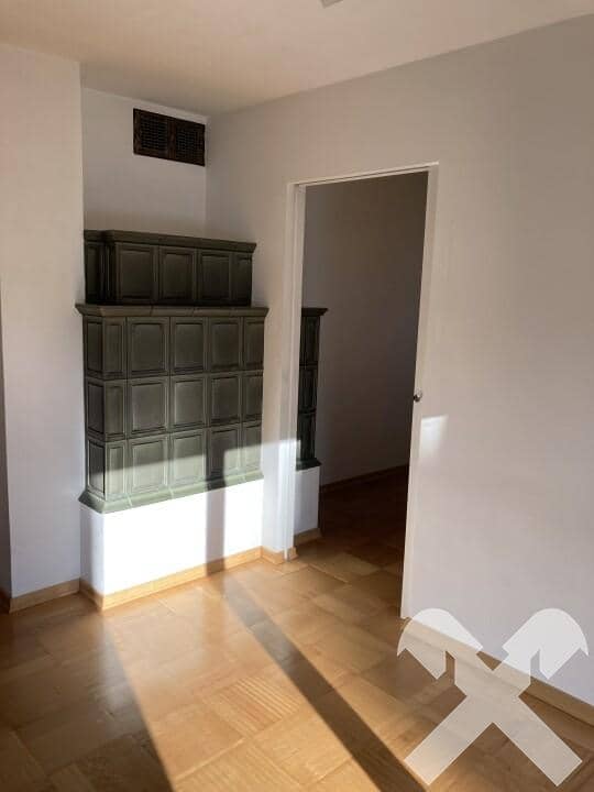 Helle Dachgeschosswohnung mit Carport und Gartennutzung
