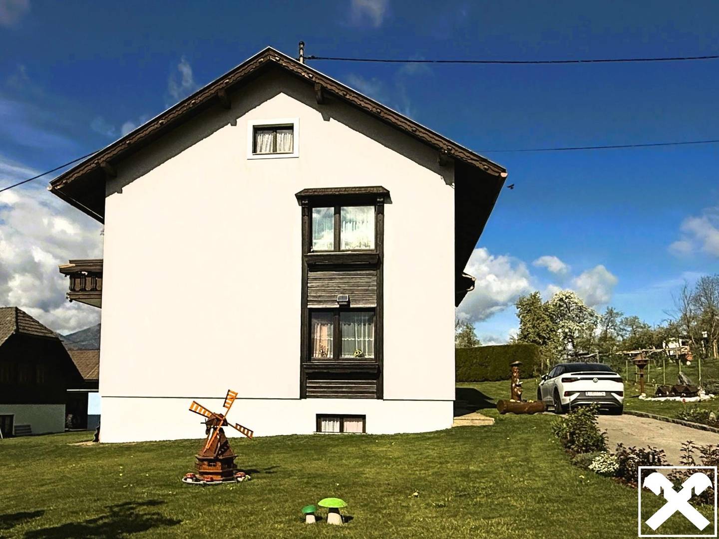 Zweifamilienhaus mit unverbaubarem Talblick und sonniger Südausrichtung