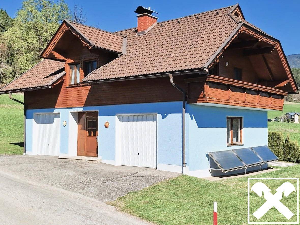 Gepflegtes Haus mit Panoramablick und Garten in sonniger Höhenlage