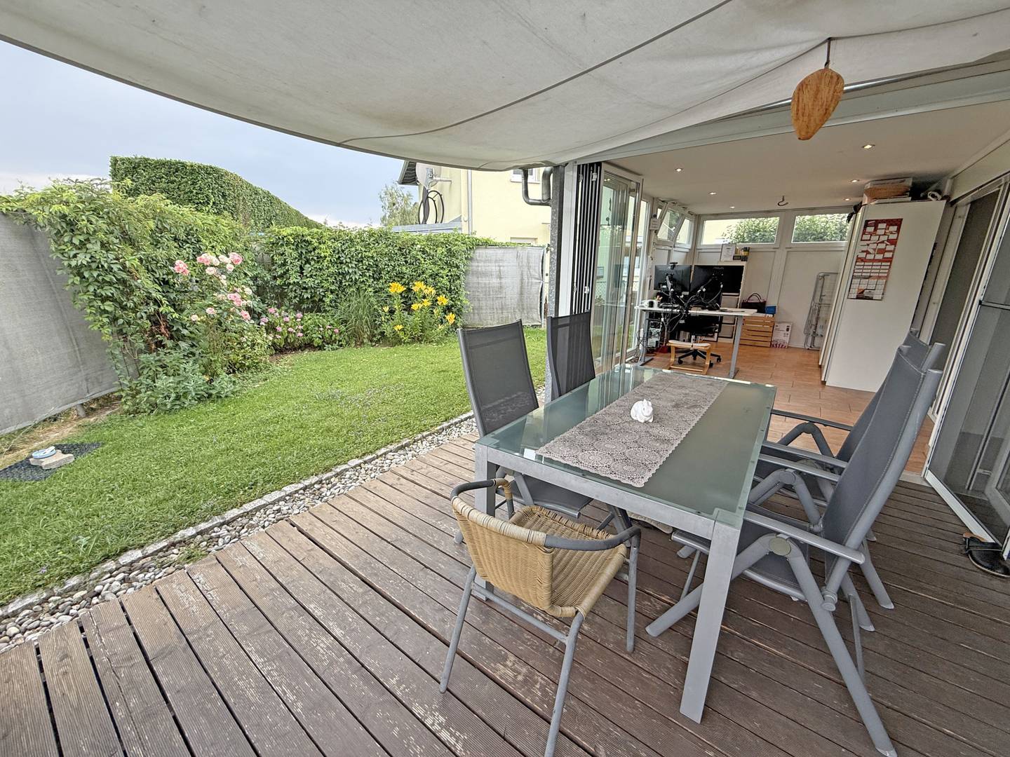 Einfamilienhaus mit beheizbarem Wintergarten und Carport