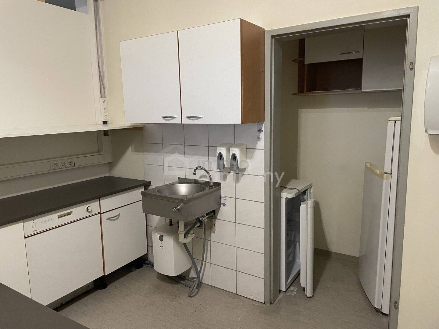 Premises Gastro commercial space in Jennersdorf for rent