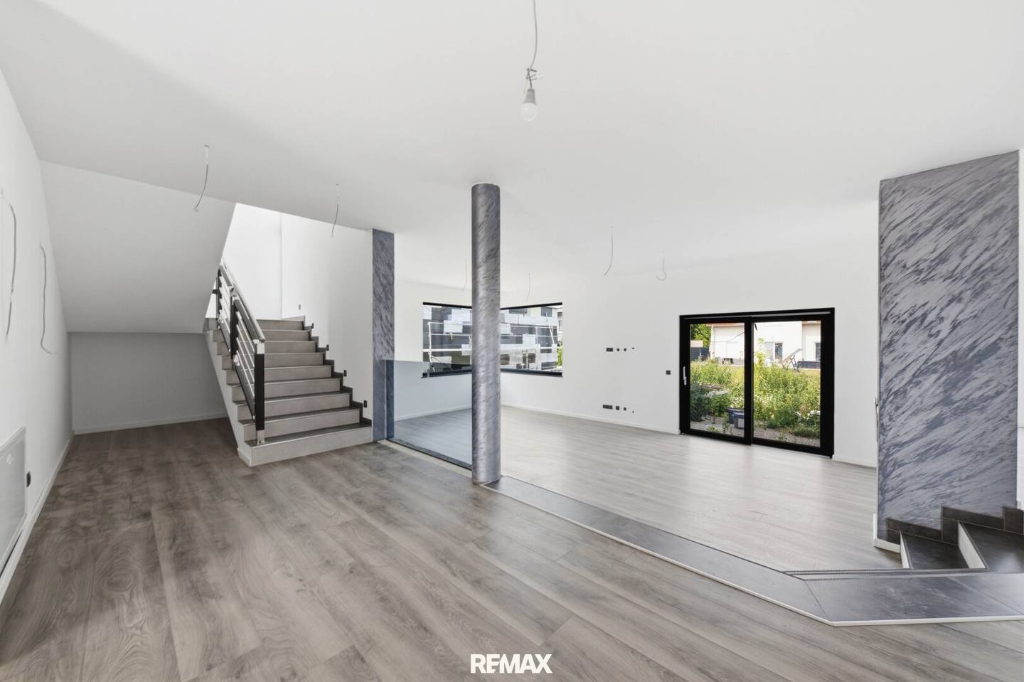 Family house with panoramic view and four terraces