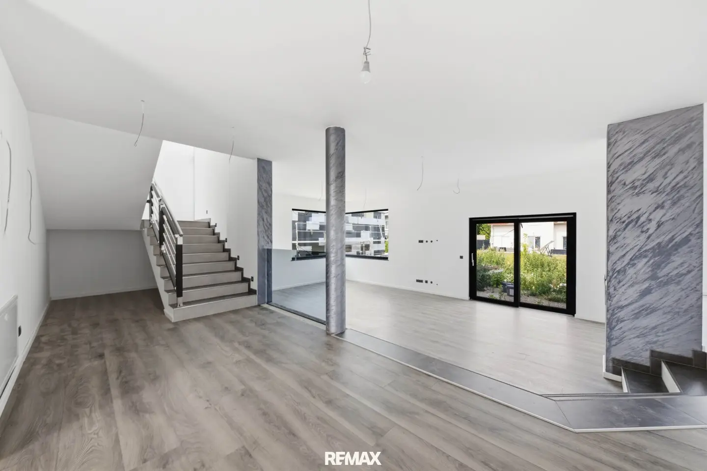 Family house with panoramic view and four terraces