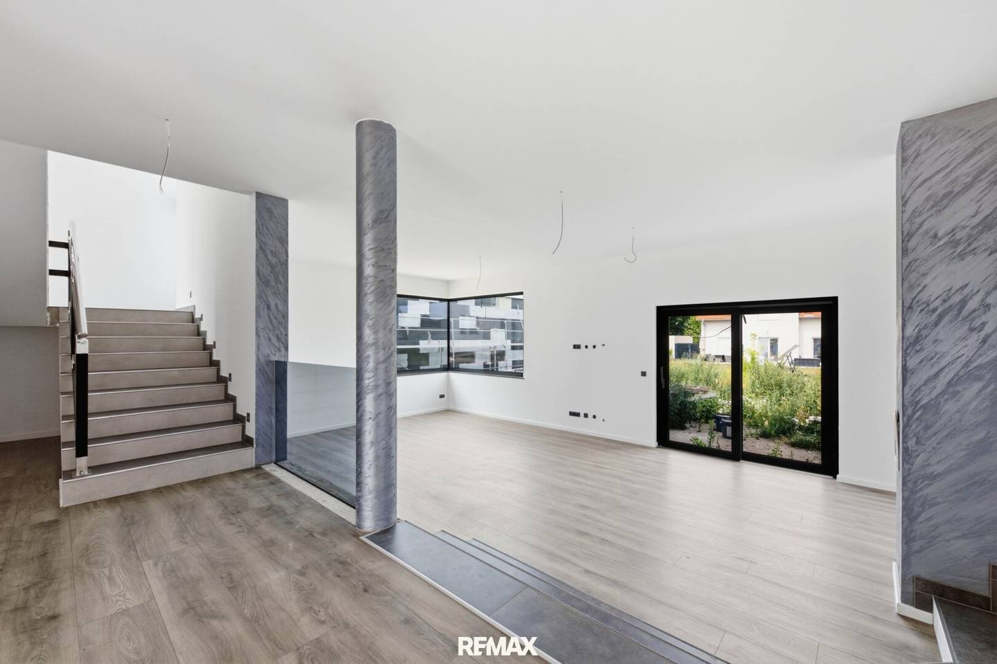 Family house with panoramic view and four terraces