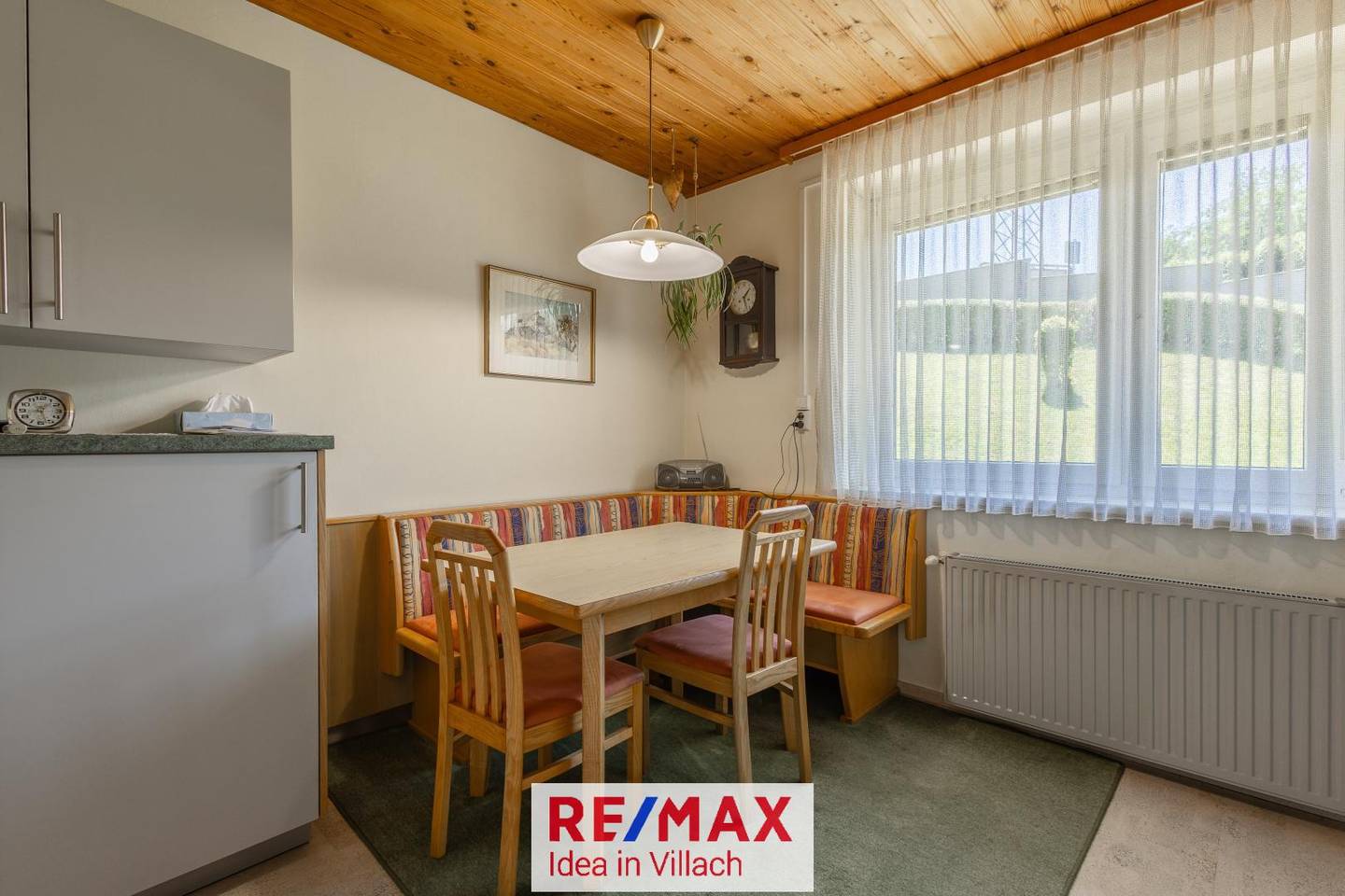 Gepflegtes Einfamilienhaus mit großem Grundstück und Garage
