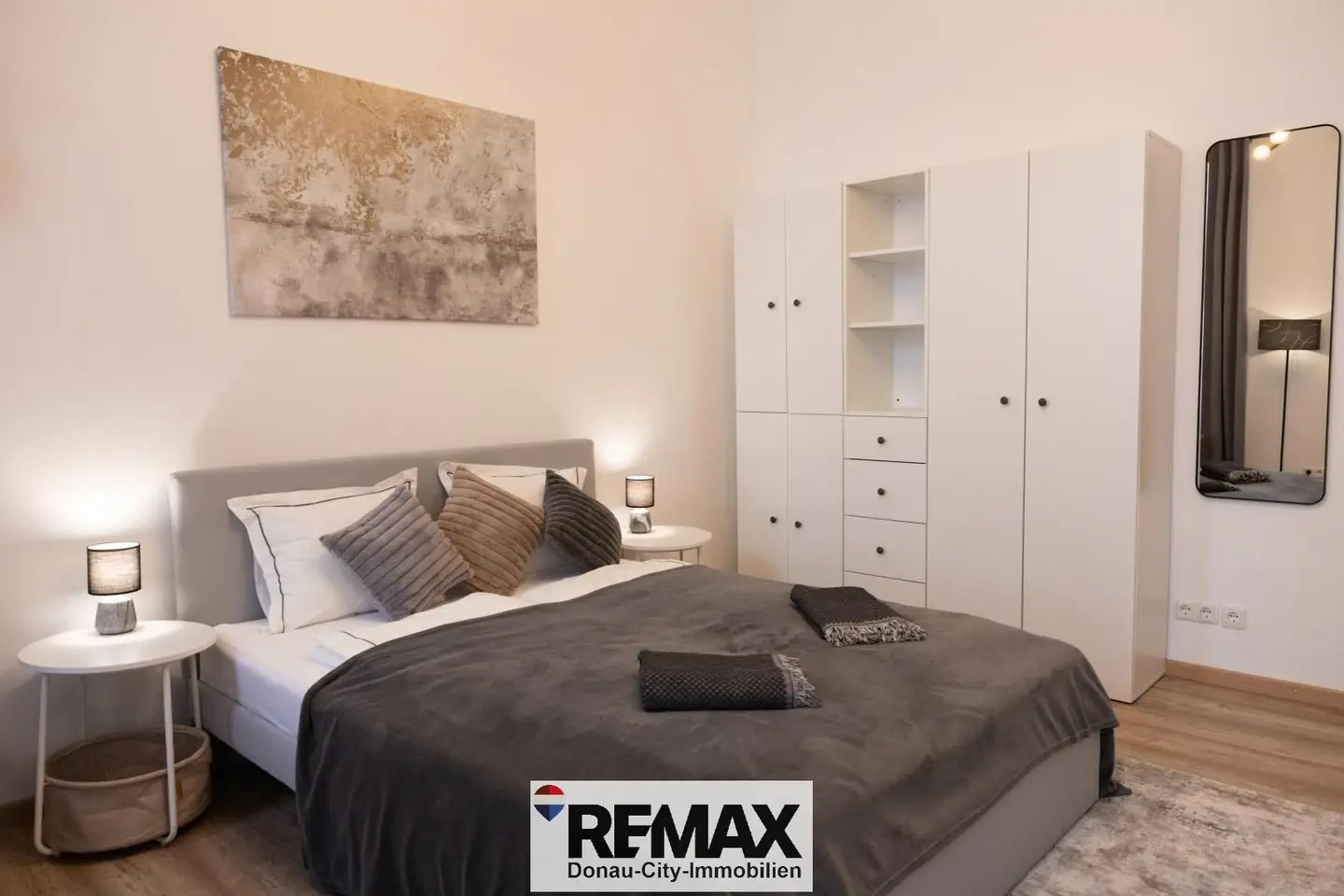 Fully renovated furnished ground floor apartment near Antonspark