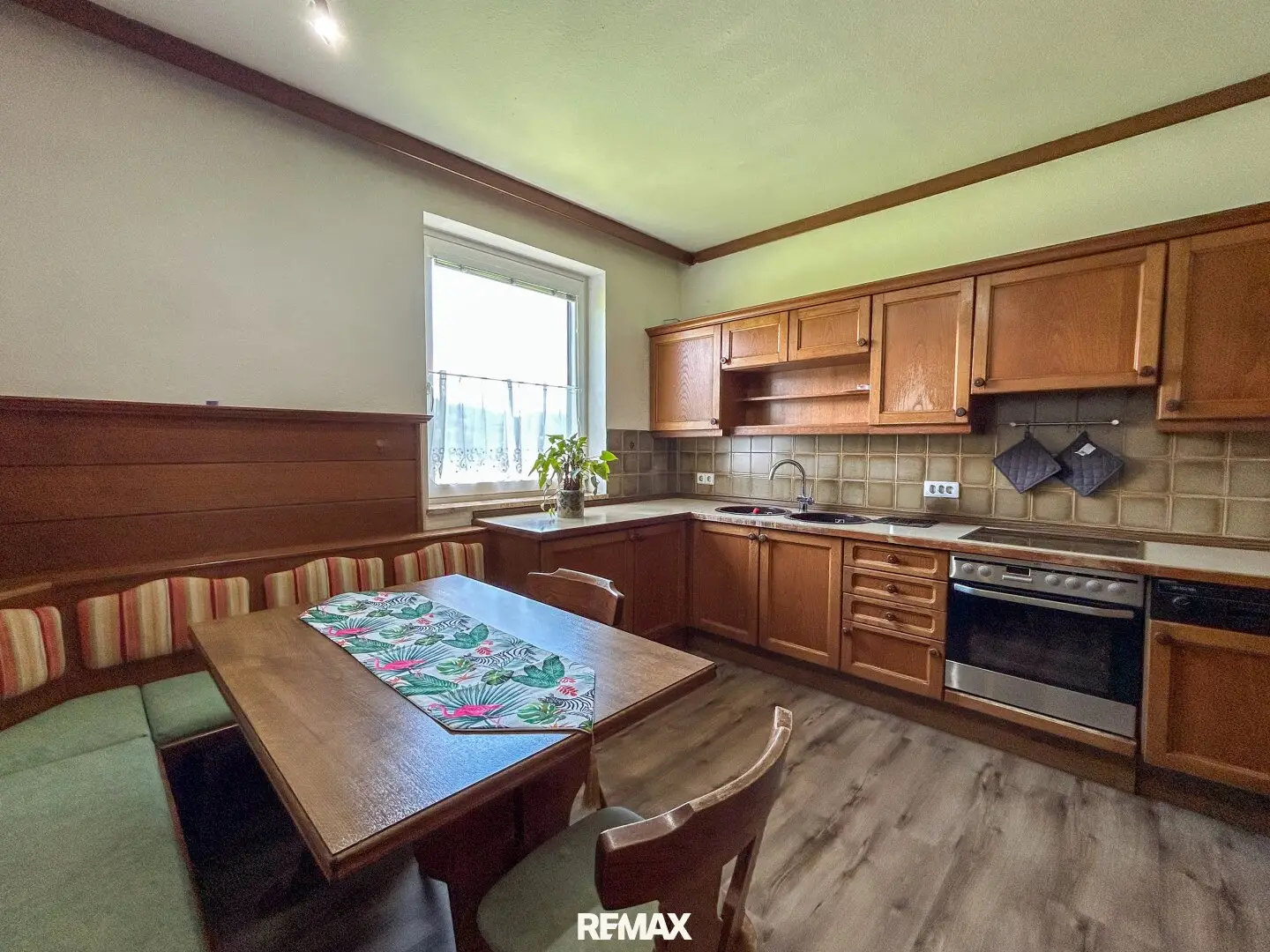 Well maintained apartment with sunny loggia and fireplace