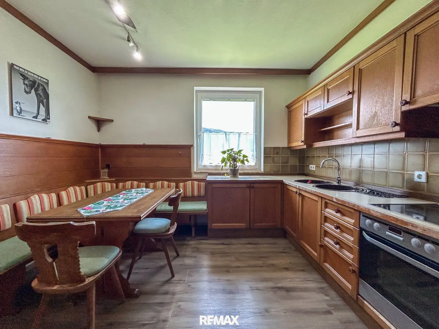 Well maintained apartment with sunny loggia and fireplace