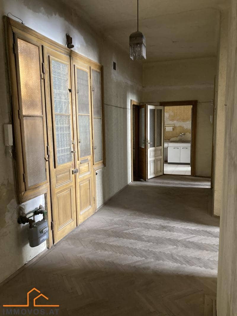 Jugendstil Altbauwohnung mit Parkett in Hoflage
