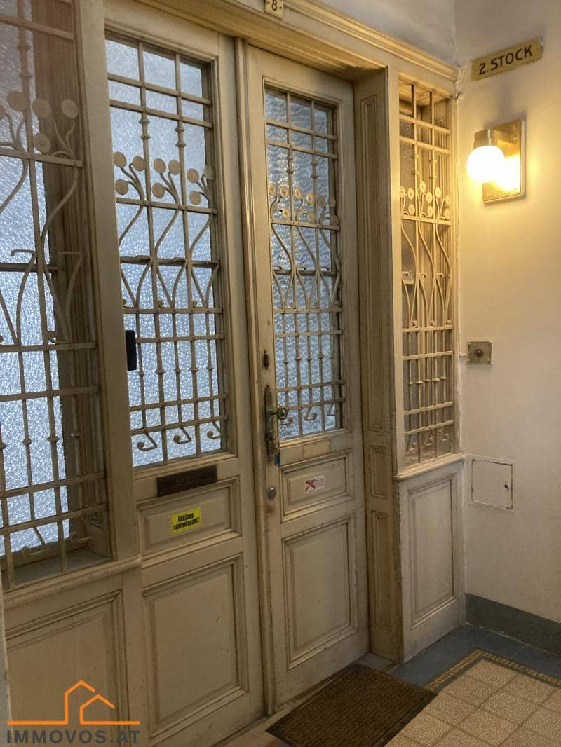 Jugendstil Altbauwohnung mit Parkett in Hoflage