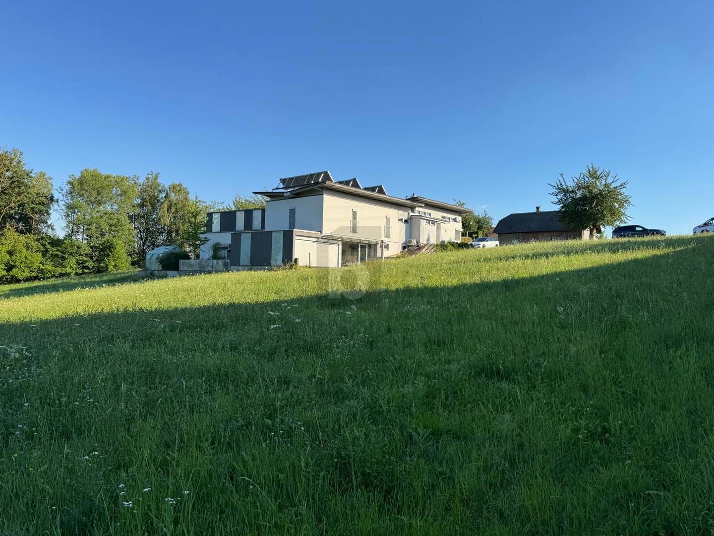 Mit Baugenehmigung und Grünstreifen stadtnah Wohnung