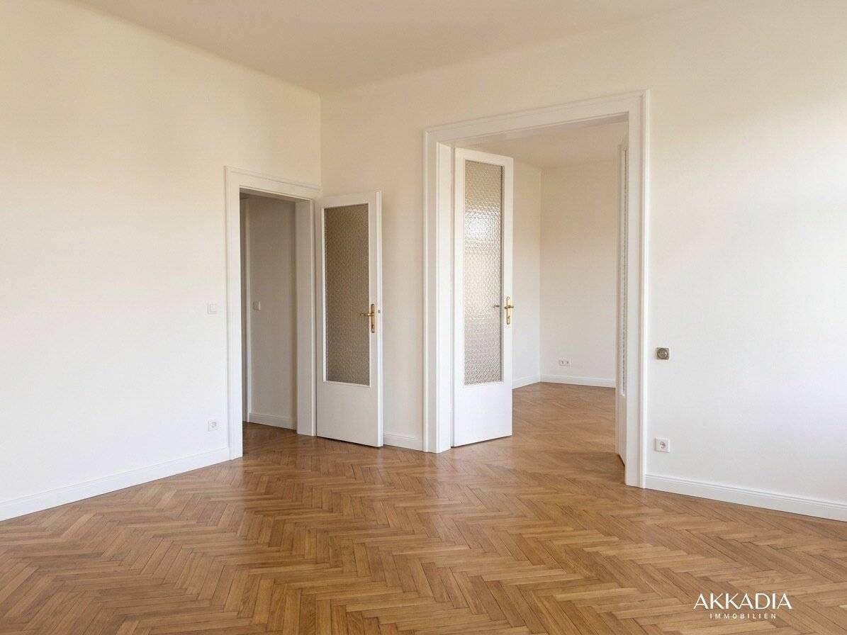 Altbauwohnung mit Parkblick und Balkon