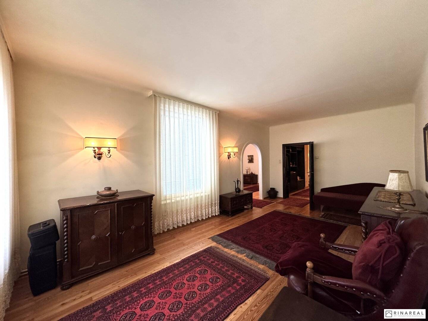 Bright 3 Room Apartment with Balcony near Mariahilfer Straße