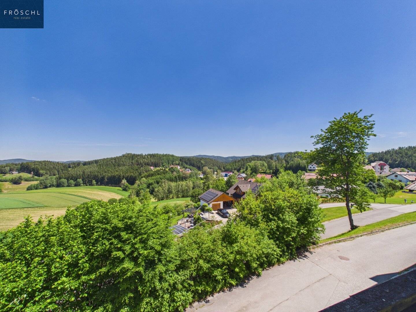 Geräumiges Haus mit Balkon und Fernblick im Waldviertel