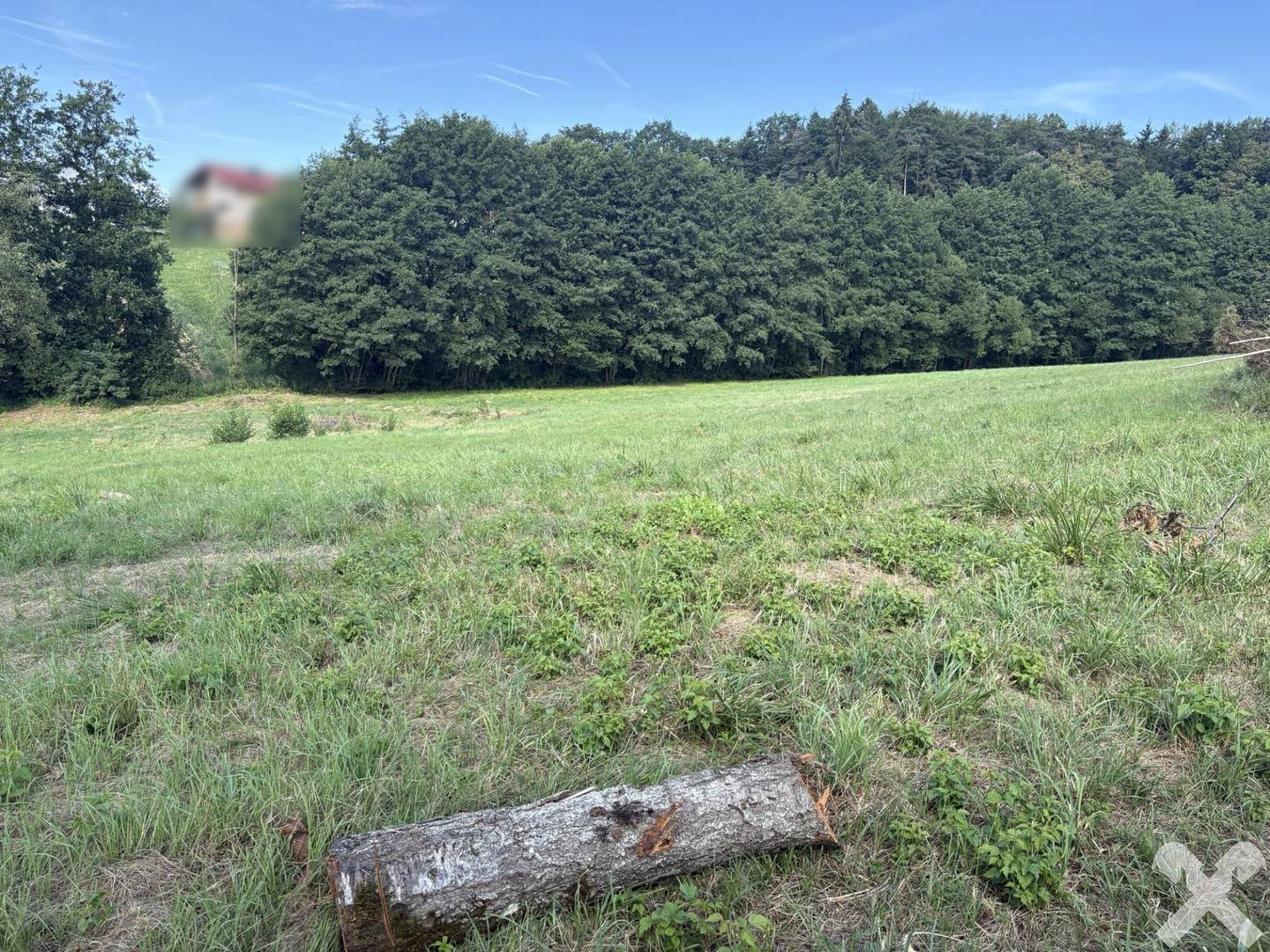 Spacious building plot in sunny location with orchard