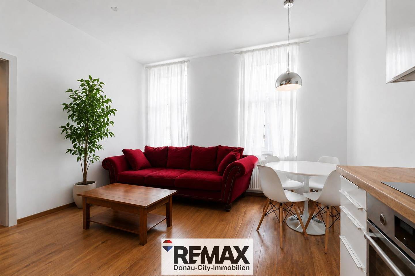 Renovated Altbau Apartment with Elevator near Donaukanal and U4
