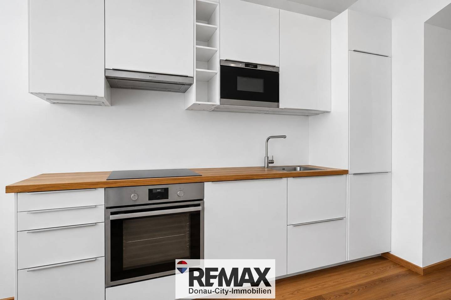 Renovated Altbau Apartment with Elevator near Donaukanal and U4