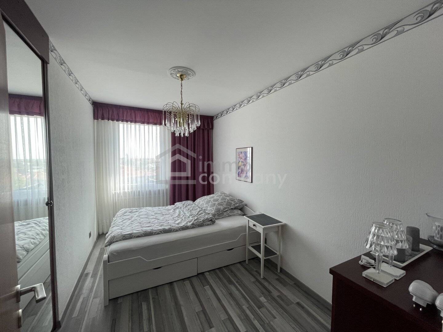 Wohnung im letzten Stock mit Loggia und Klimaanlage