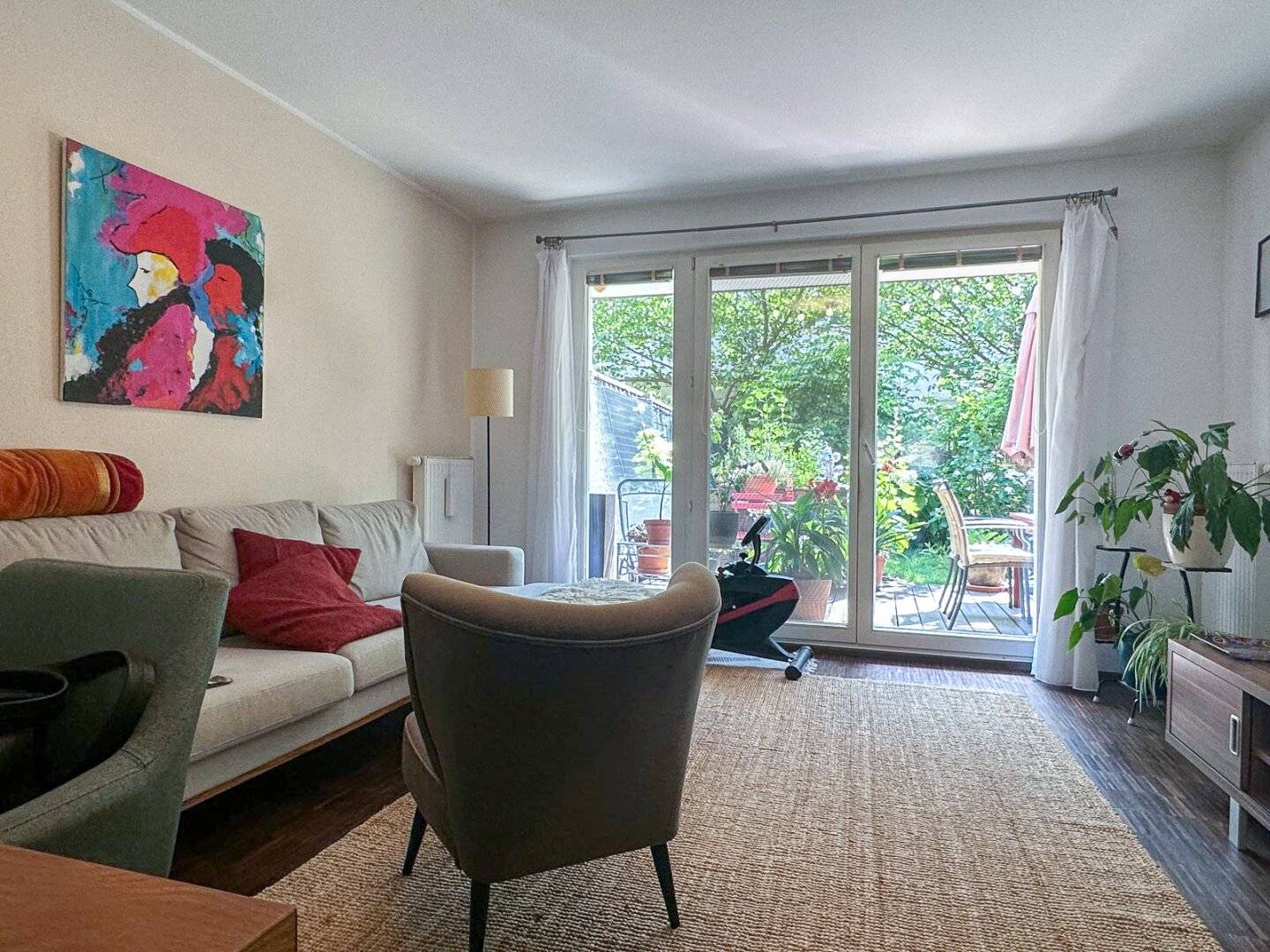 Barrier-Free Ground Floor Apartment with Garden and Loggia
