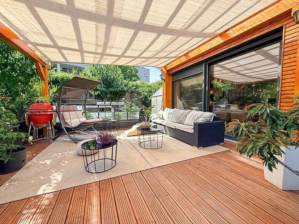 Modernes Holz-Bungalow mit Pool, Sauna & Südgarten | Wohnen wie im Urlaub in 1210 Wien