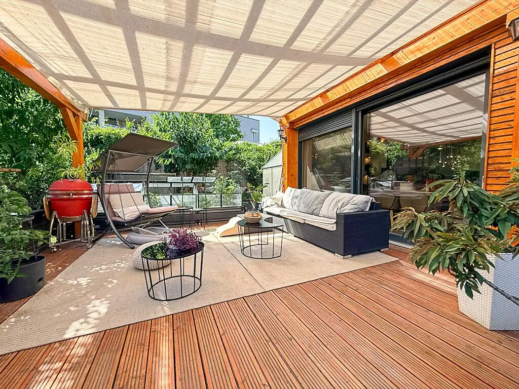 Modernes Holz-Bungalow mit Pool, Sauna & Südgarten | Wohnen wie im Urlaub in 1210 Wien