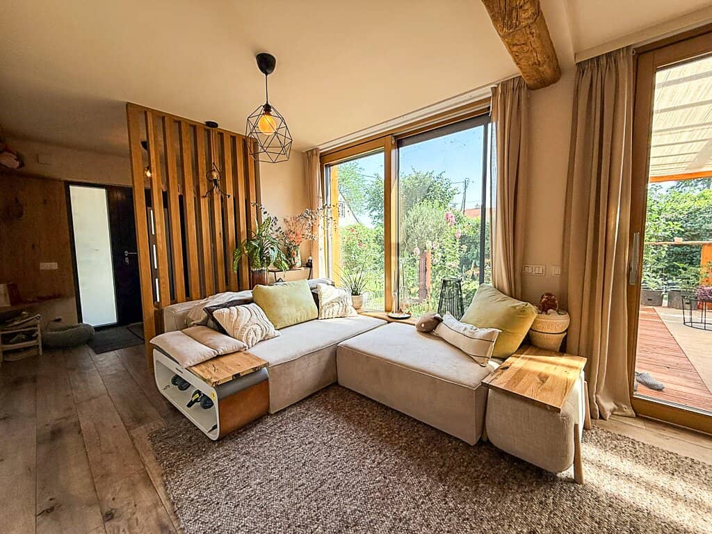 Modernes Holz-Bungalow mit Pool, Sauna & Südgarten | Wohnen wie im Urlaub in 1210 Wien