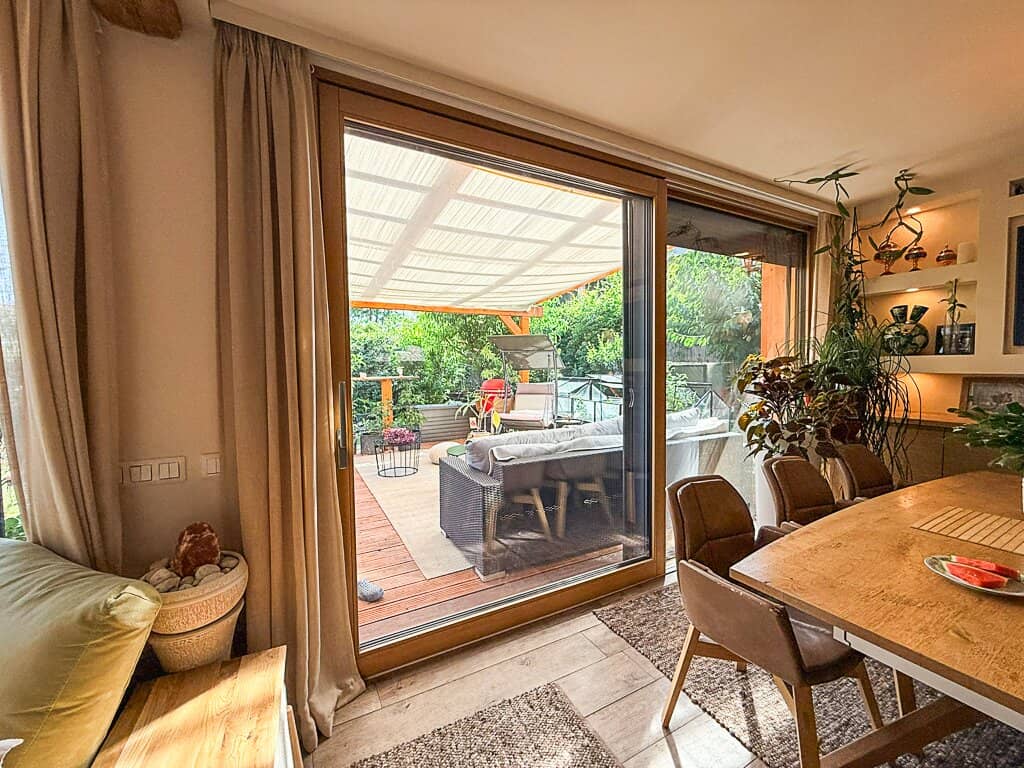 Modernes Holz-Bungalow mit Pool, Sauna & Südgarten | Wohnen wie im Urlaub in 1210 Wien