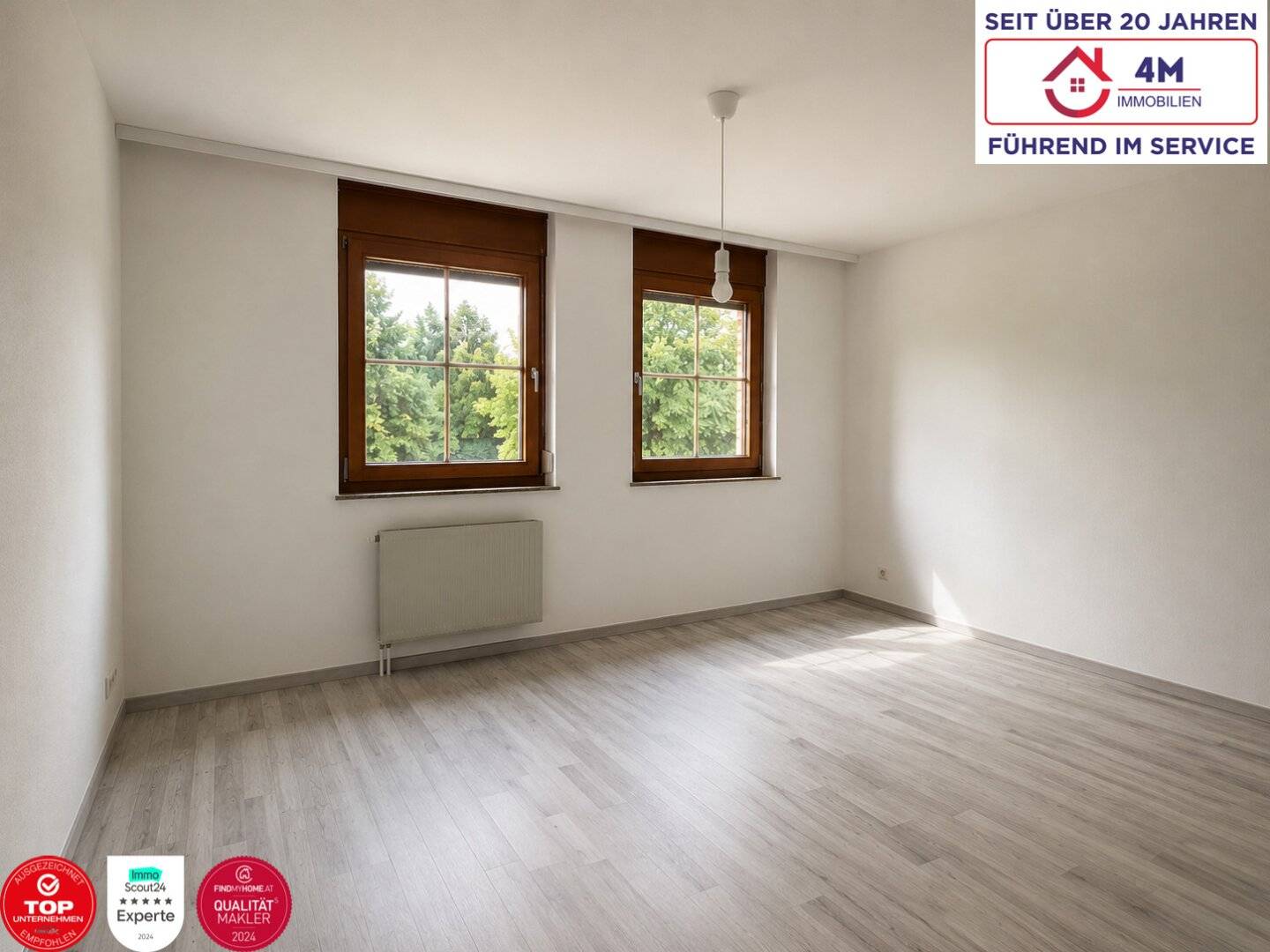 Helle Etagenwohnung mit Einbauküche und eigenem Parkplatz