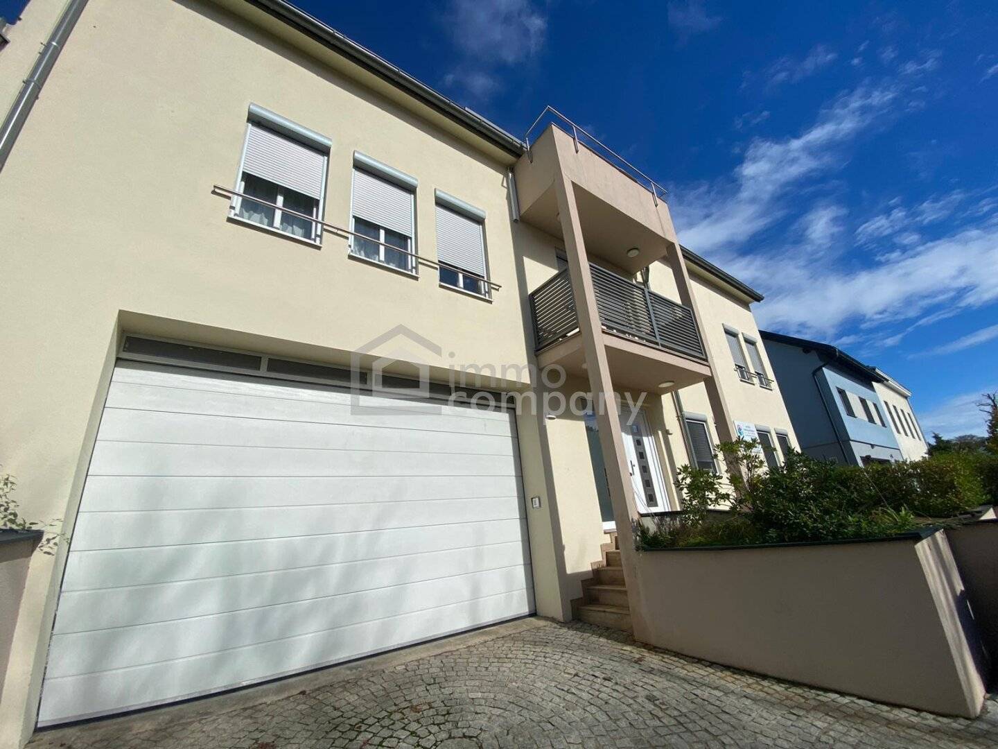 Perfect combination of capital investment and comfort in a central location - tenement house in Vienna 1230 for 3.65 million €