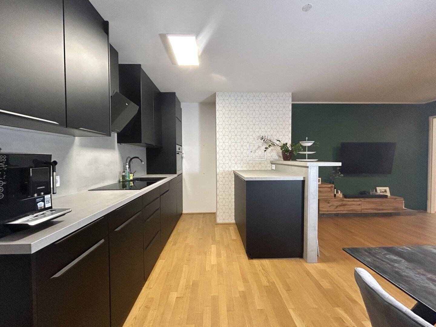 Practical Terrace Apartment with Distant View and Garage Parking