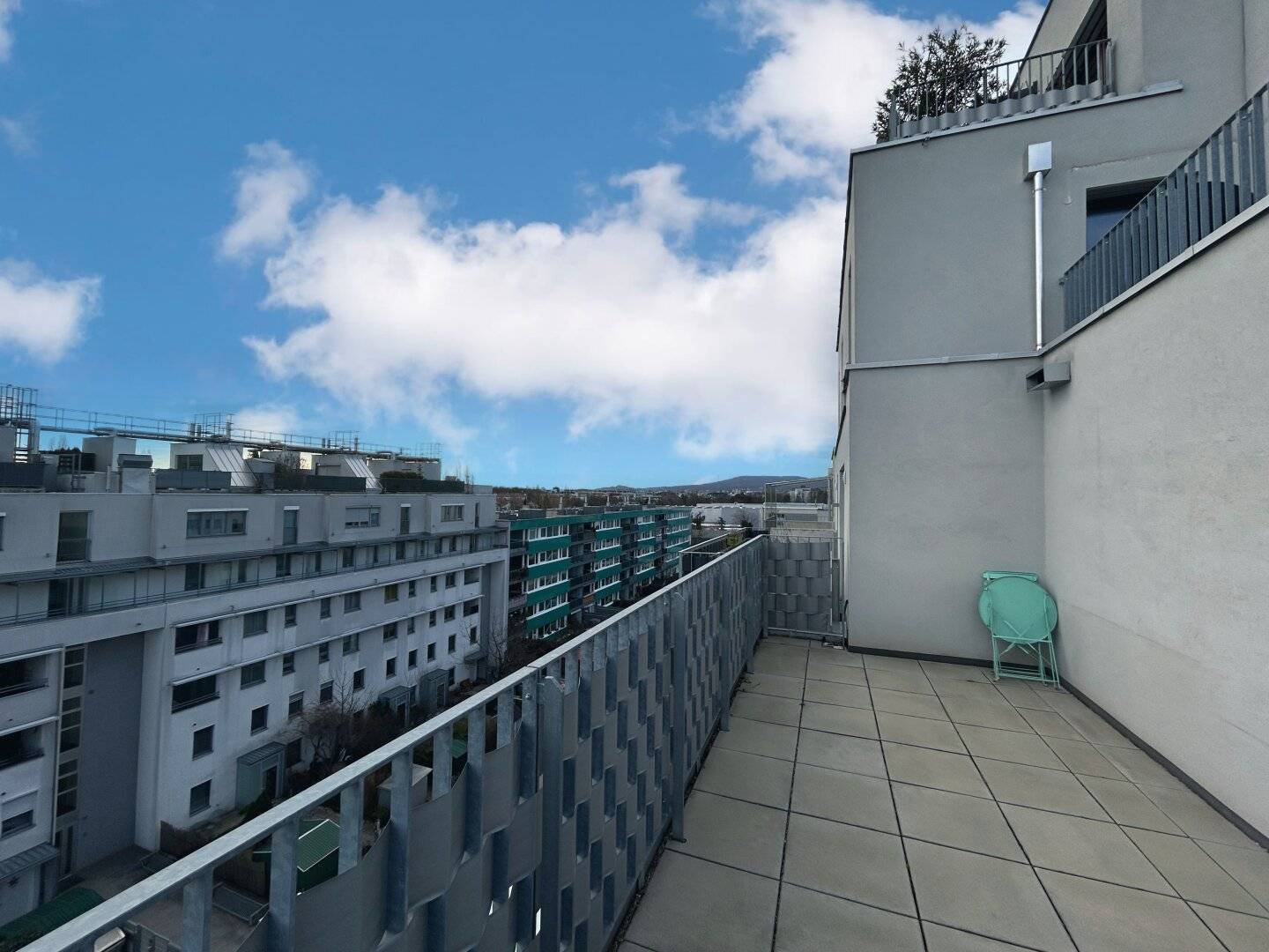 Practical Terrace Apartment with Distant View and Garage Parking
