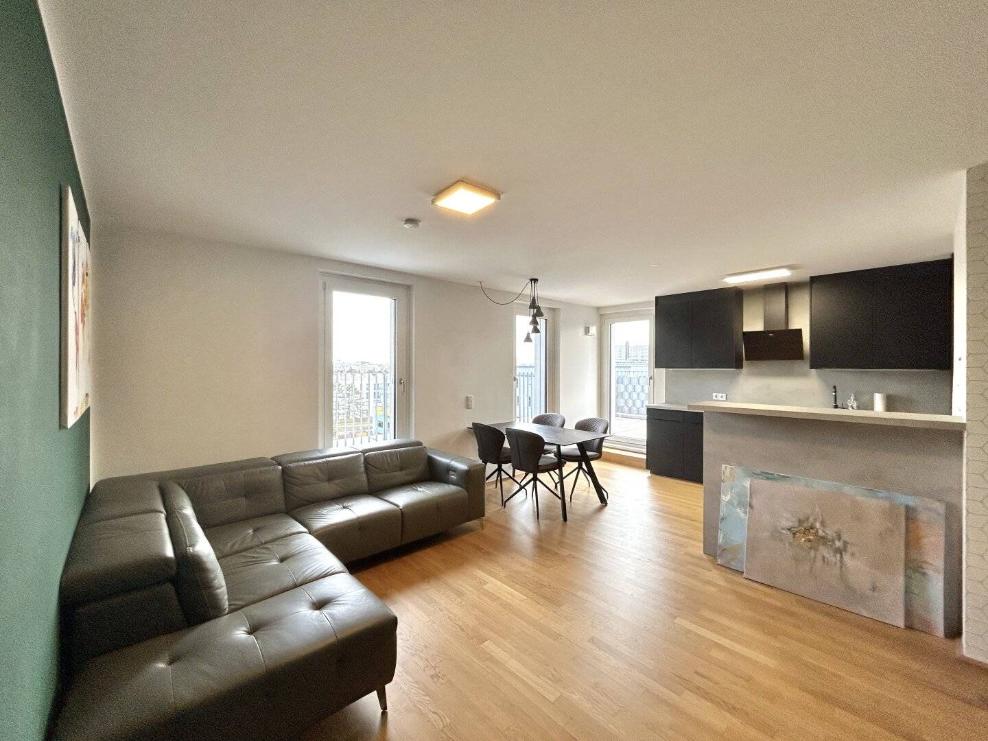 Practical Terrace Apartment with Distant View and Garage Parking