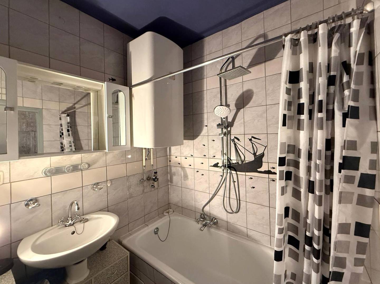 3 Zimmer Wohnung mit Loggia und Kellerabteil