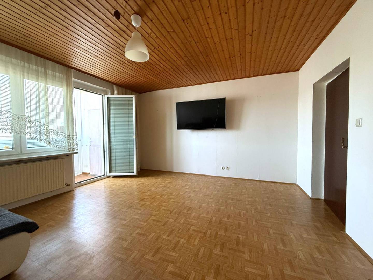 3 Zimmer Wohnung mit Loggia und Kellerabteil