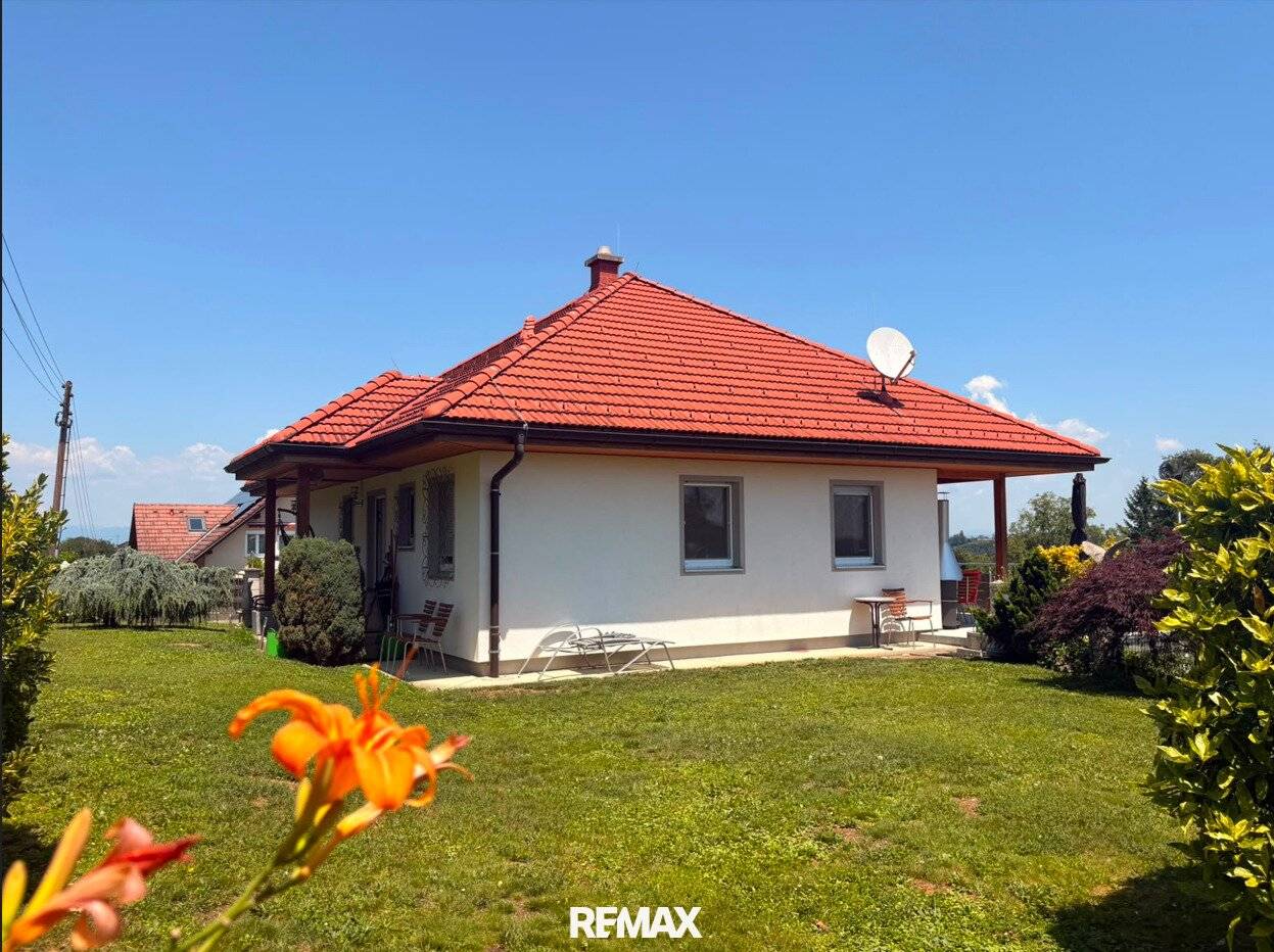 Gepflegtes Fertigteilhaus mit Sonnenterrasse und Weitblick