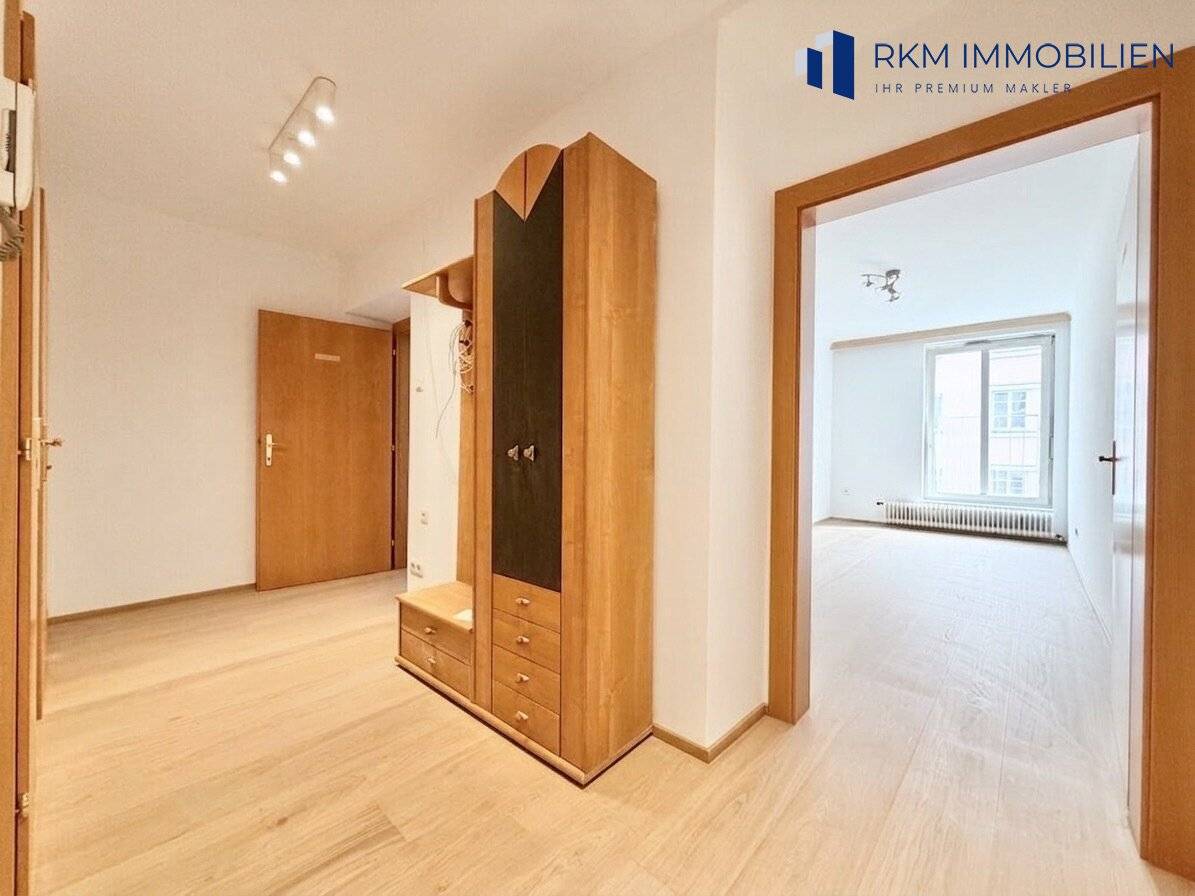 Bright apartment with fitted kitchen and elevator near Reumannplatz