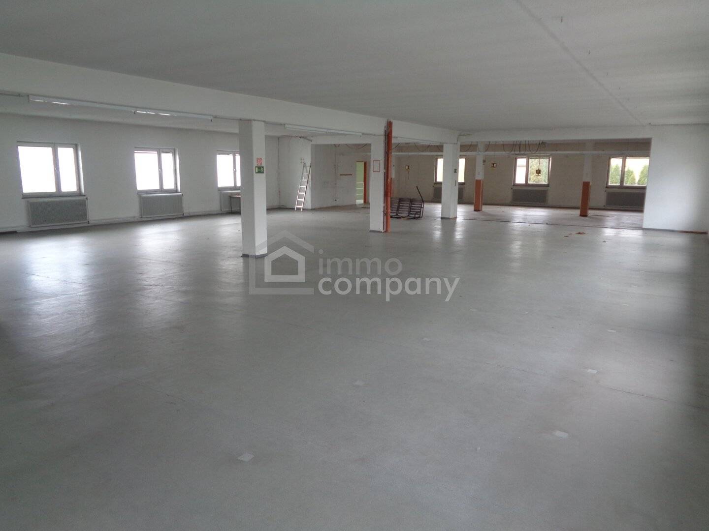 Neuer Preis!!! Interessantes Anlageobjekt für Firmensitz  oder ca. 18 Wohneinheiten! ...und weitere 1312m² Freifläche/ Baugrund für zB. Reihenhäuser um Euro 158.000!!!