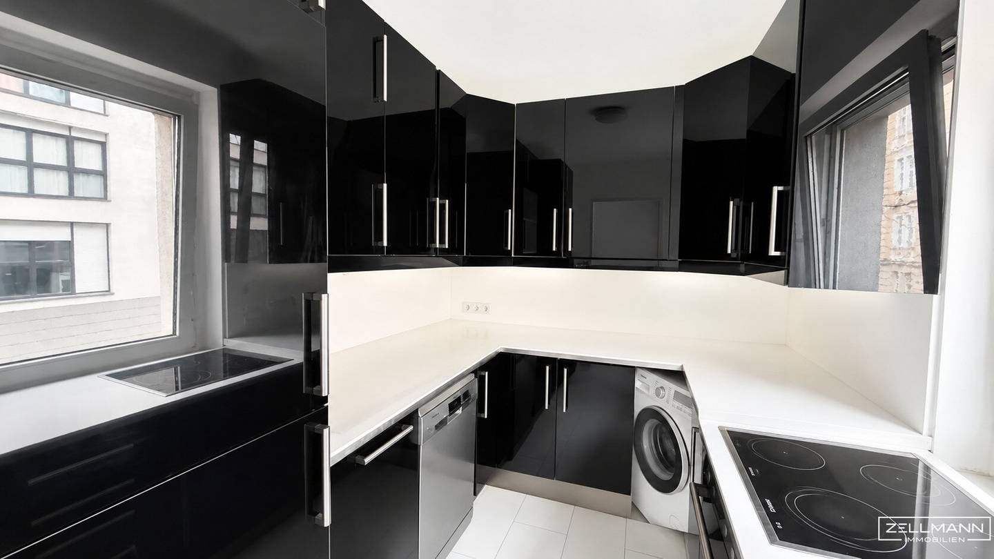 Well maintained 2 room apartment with elevator and storage in Meidling