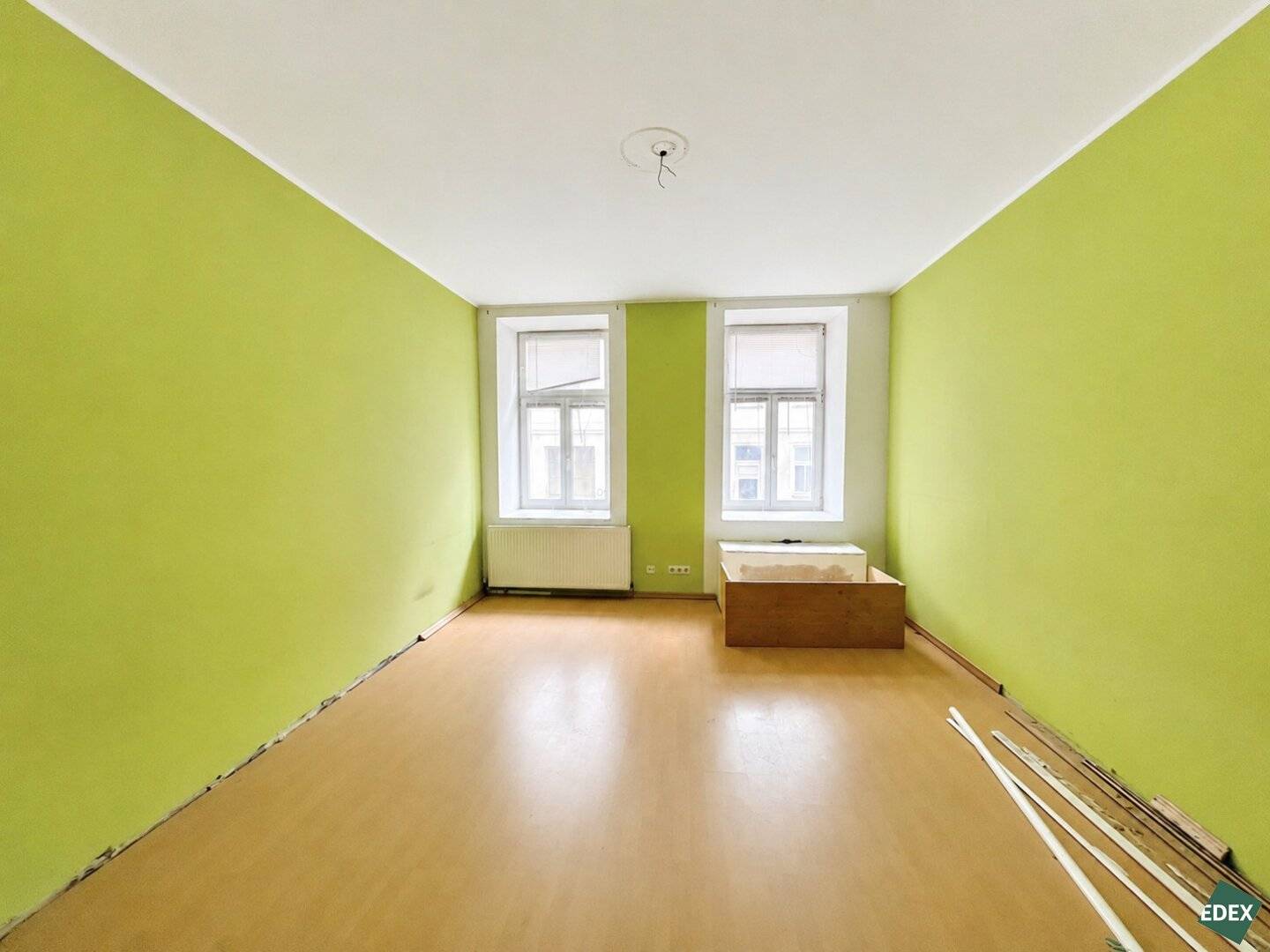 Renovation-ready Altbau apartment in popular Favoriten location