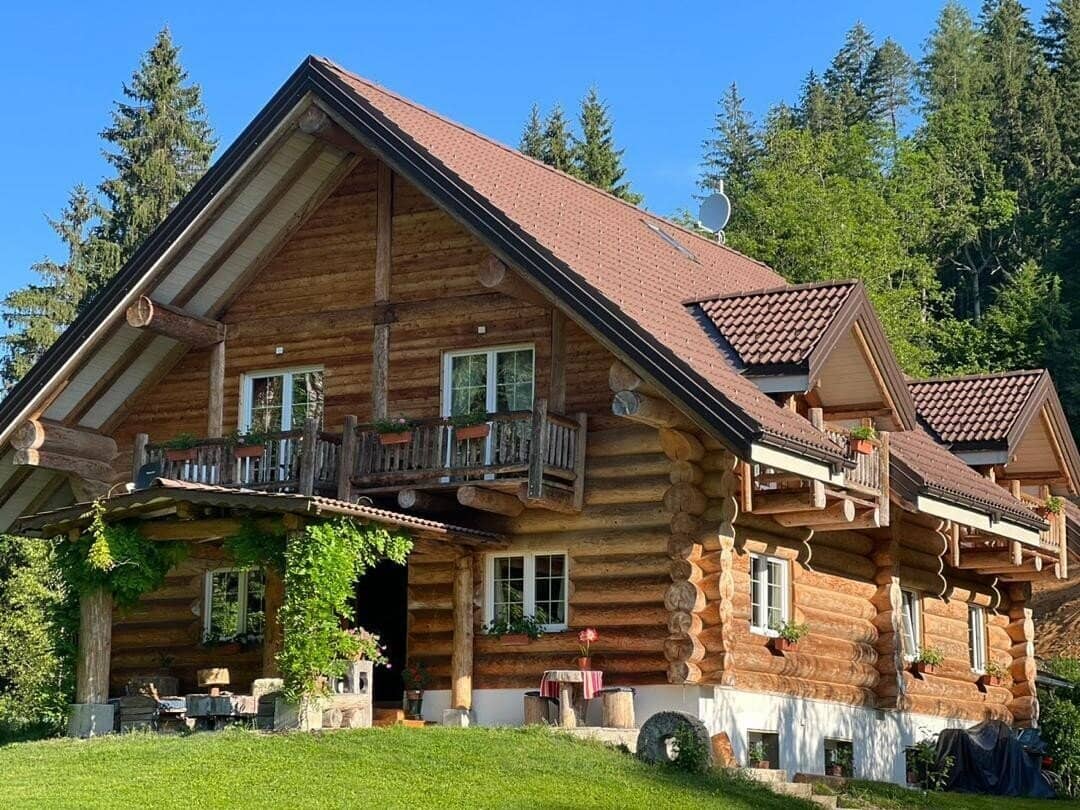 Landhaus mit privatem See und Sauna in Berglage
