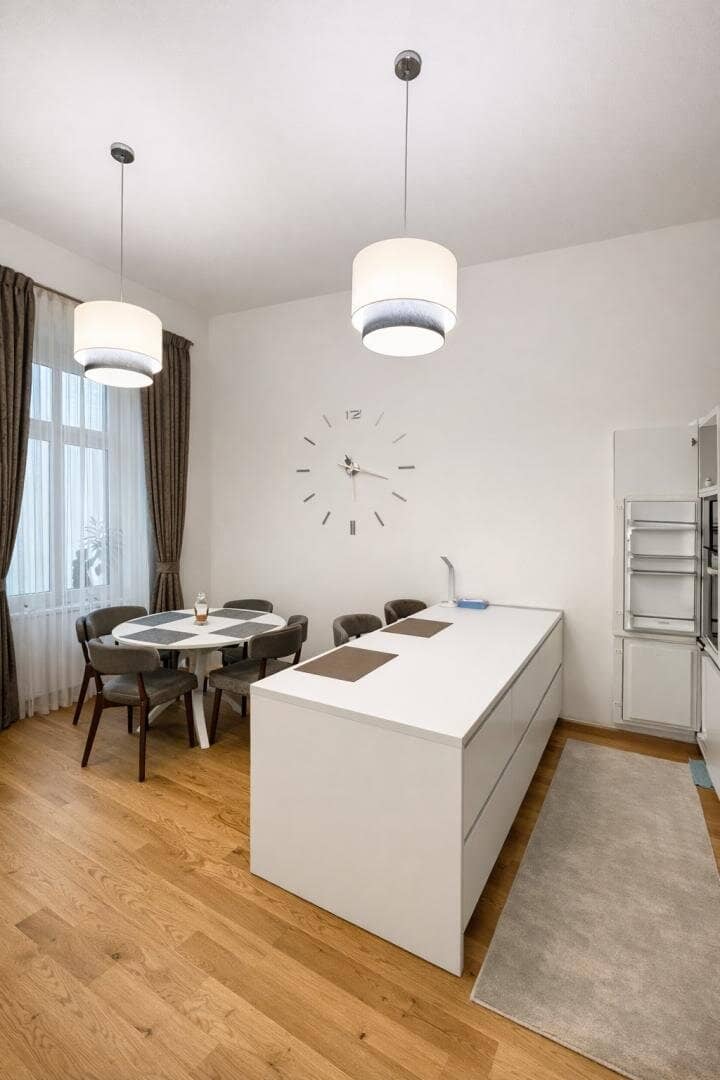 Stilvolle Altbauwohnung mit Balkon und Innenhoflage
